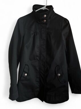 H&M Women's Black Utility Parka Jacket
Size 4 Lightweight Snap Zip Coat